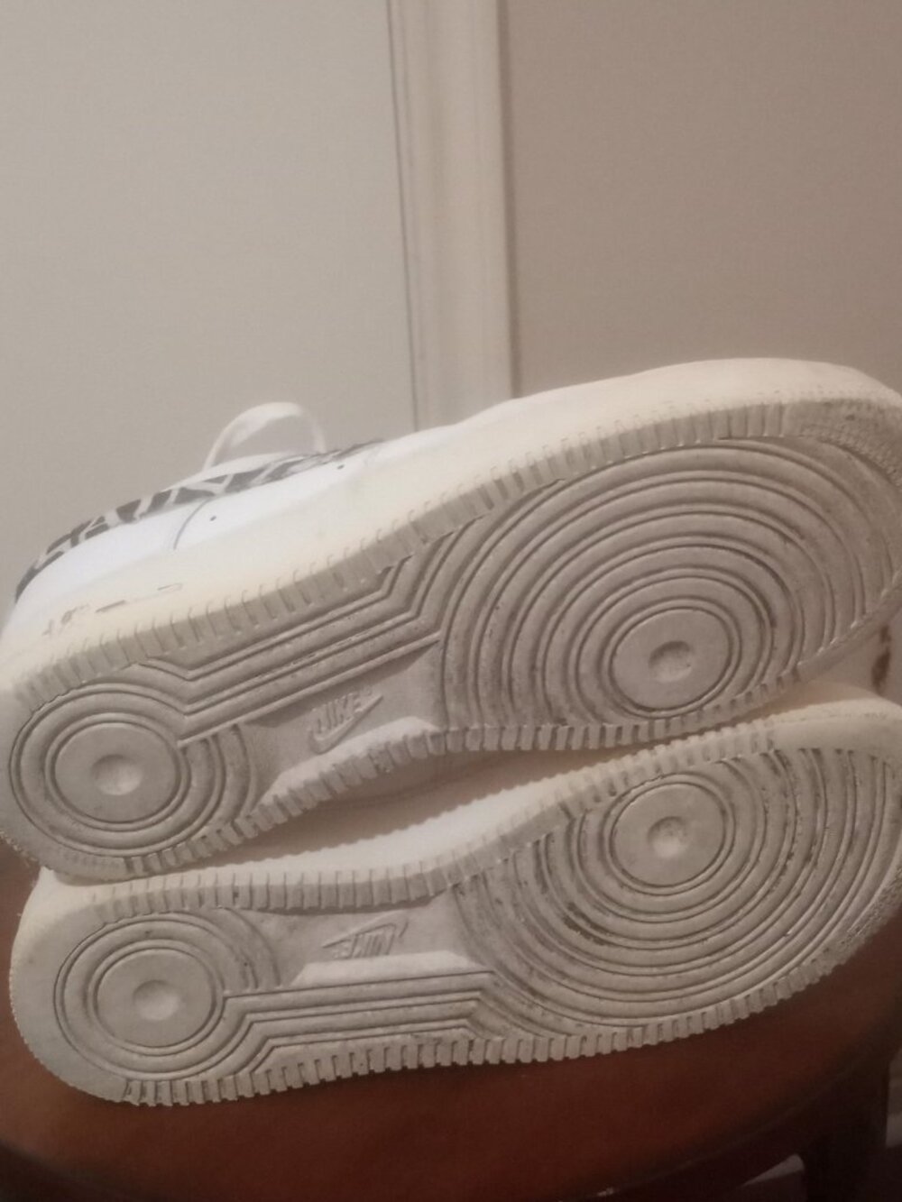 Mens Nike Air Force One 07 New Orleans Saints NFL White Leather Size 9.5 Tennis - Picture 3 of 12